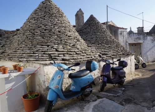 Puglia vespa 2018 blue vespas