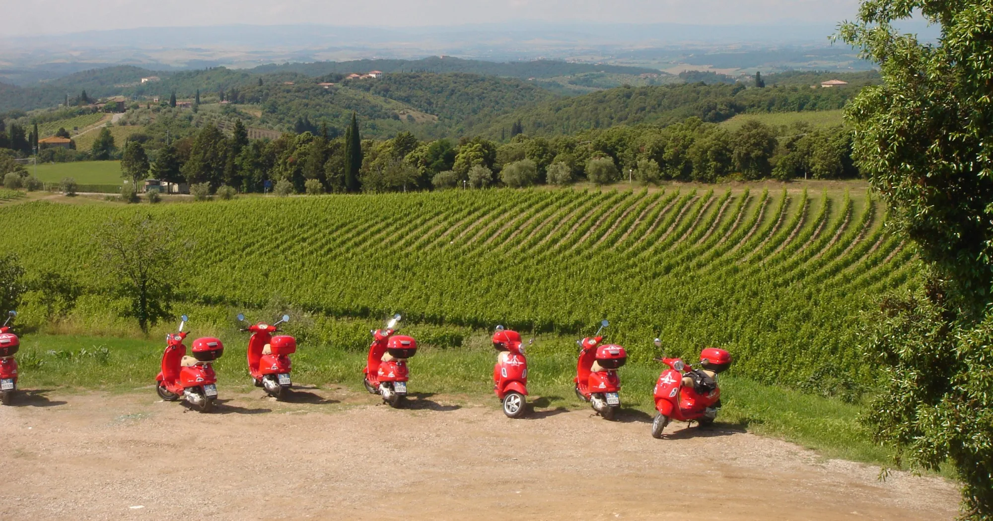 Vespas in a row San Gusme